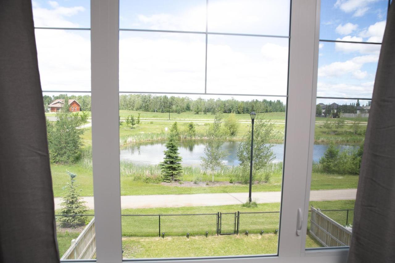 Lakeview Luxury Home - Double Garage Parking - Foosball Table - King Beds - Fast Wi-Fi -Free Netflix Edmonton Dış mekan fotoğraf